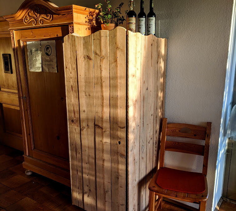 Kühlschrank mit Holzverkleidung